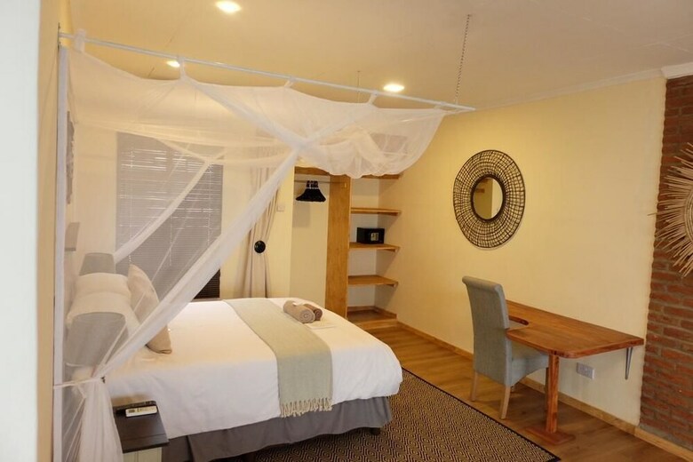 Leslie Lodge Bed & Breakfast
