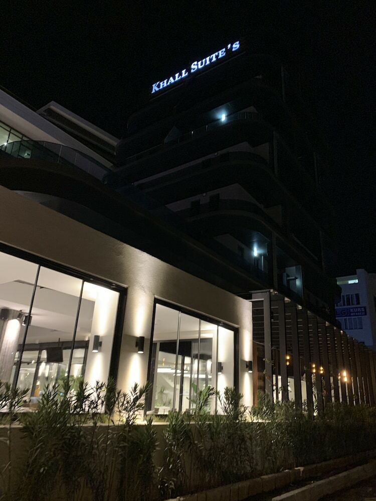 Khall Suite's