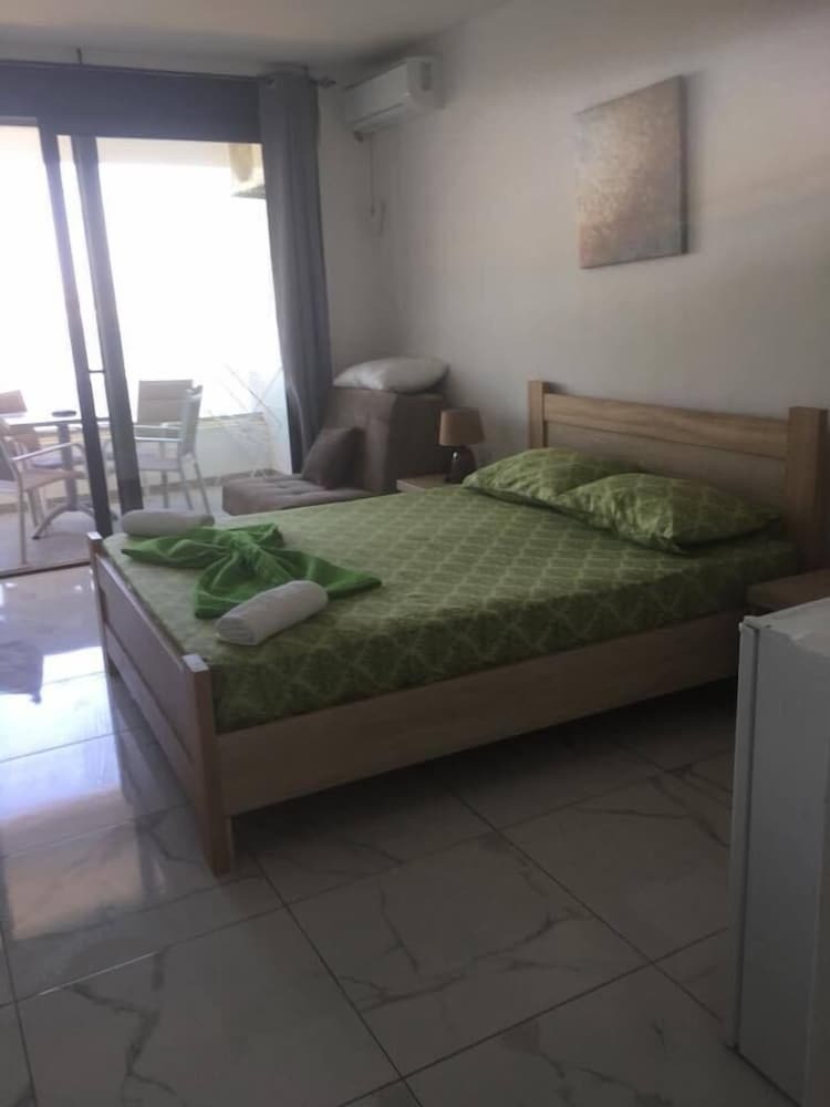 Sea Star Apartments