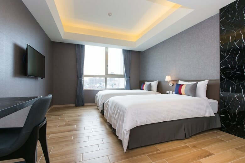 F Hotel Luzhou Taipei