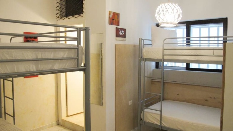 Hostal Rodos Backpackers