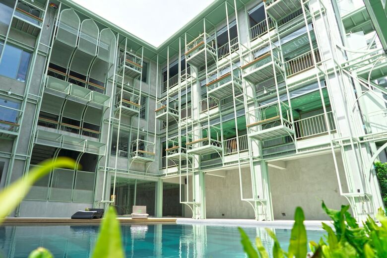 Samsen Street Hotel