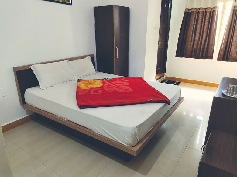 Hotel Radhika Palace