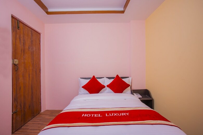 Oyo 303 Hotel Luxury
