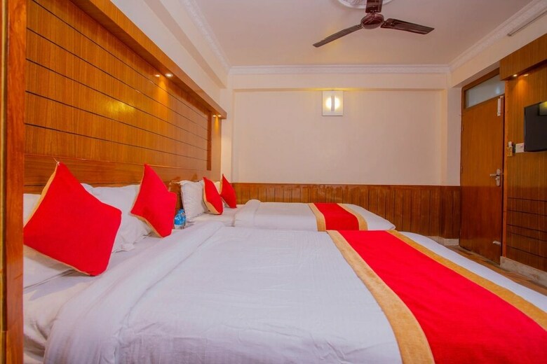 Oyo 304 Hotel Manmana