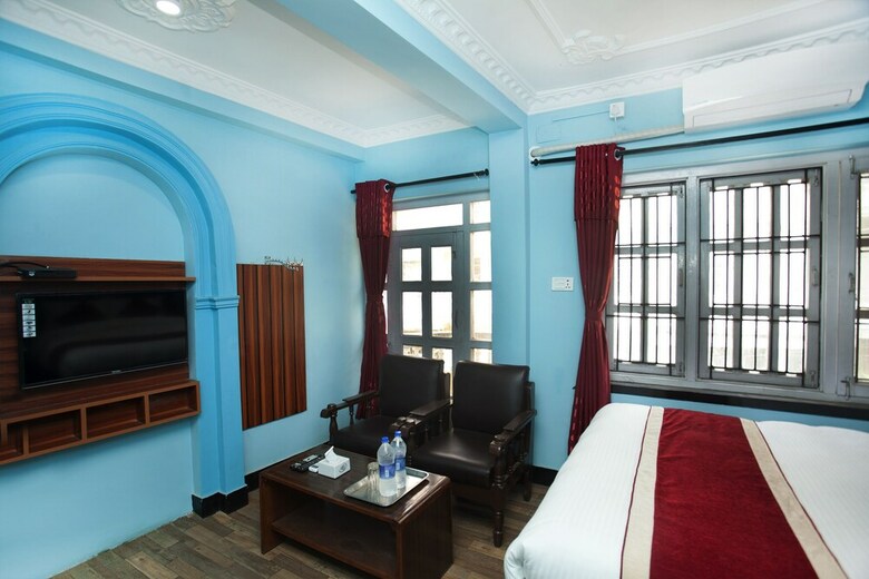 Oyo 372 Hotel Happy Inn