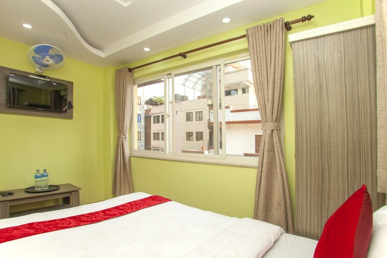 Oyo 370 Hotel Devdaha & Restaurant