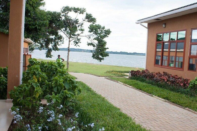 Posada Nyange Resort And Marina