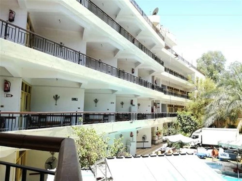 Rezeiky Hotel And Camp Luxor