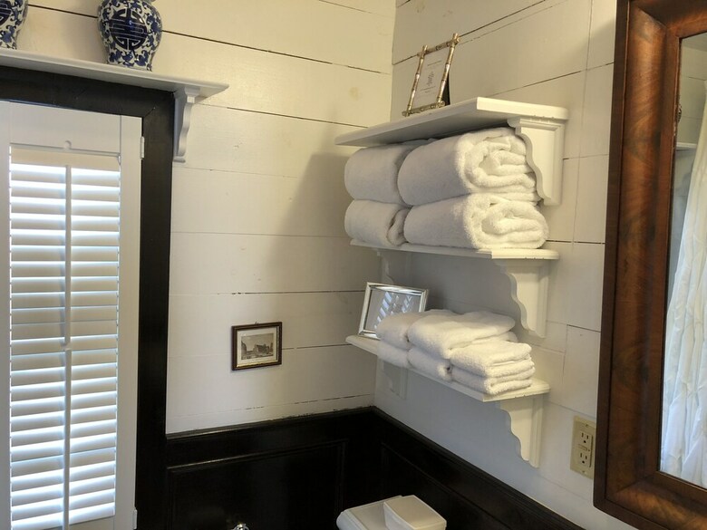 Bed & Breakfast Wakefield Farms Llc