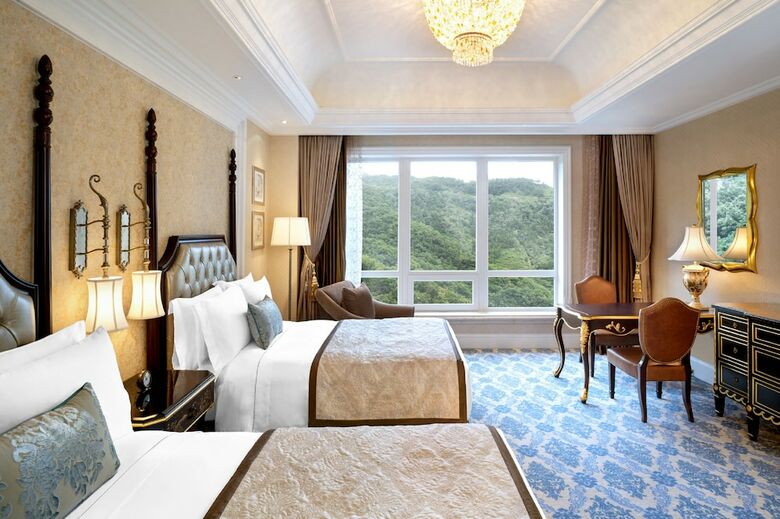 Hotel The Castle Apartment A Luxury Collection