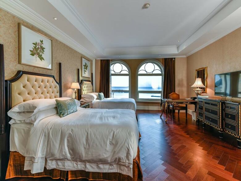 Hotel The Castle Apartment A Luxury Collection