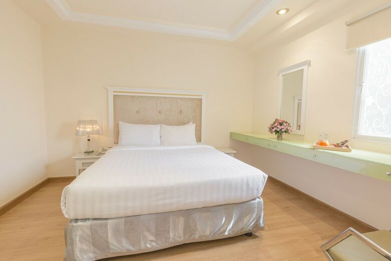Dyn Opera Hotel