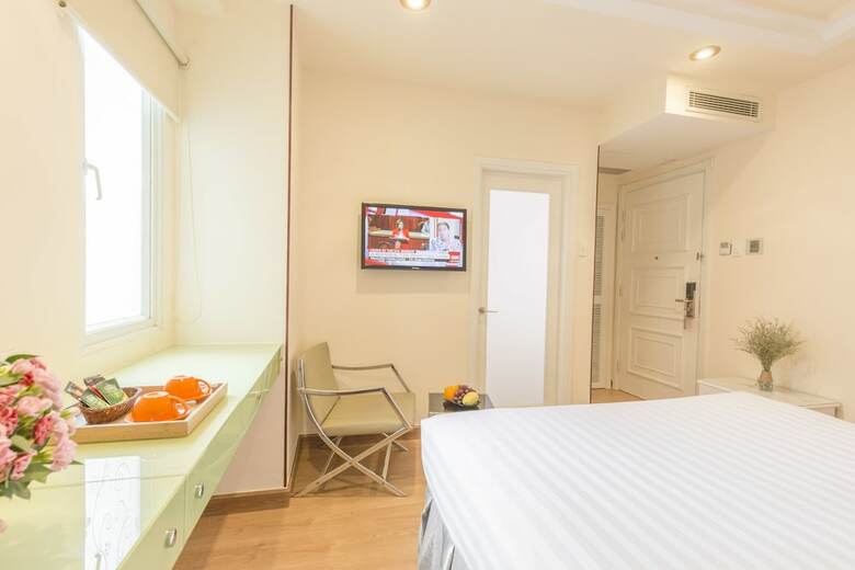 Dyn Opera Hotel