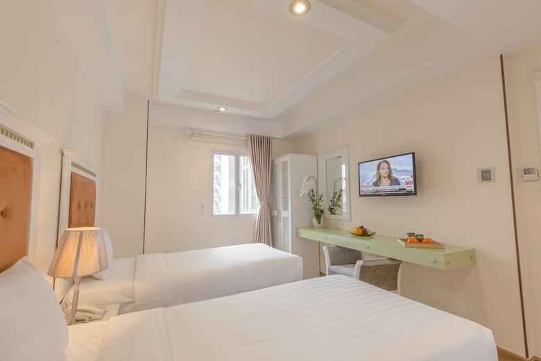 Dyn Opera Hotel