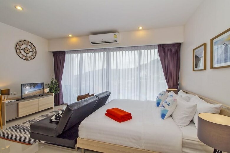 Chic Condo Karon
