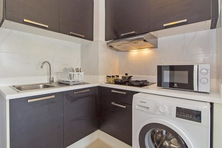 Chic Condo Karon