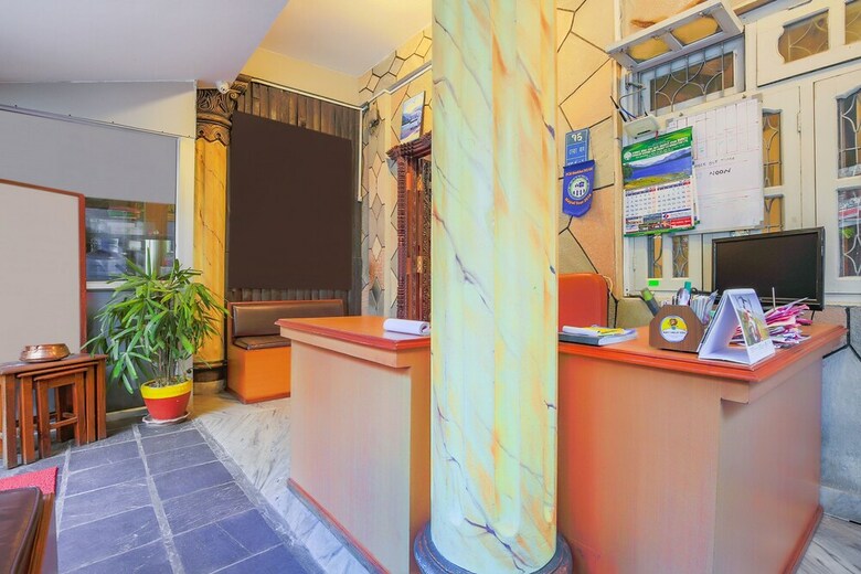 Oyo 403 Hotel Paradise Inn