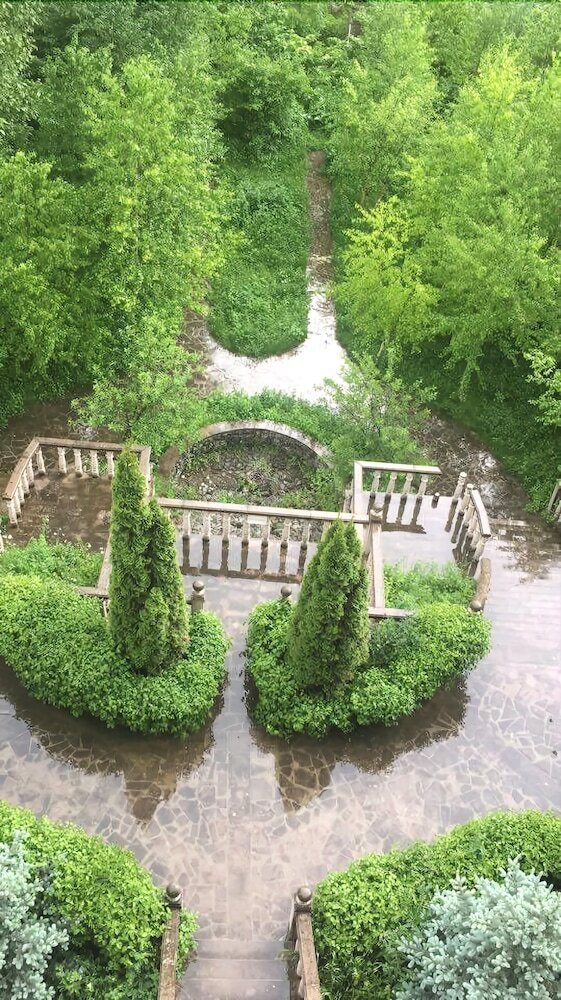 Hotel Rest House In Dilijan