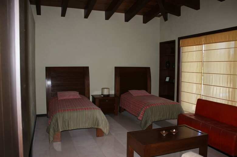 Residencia Beautiful House With Lake View