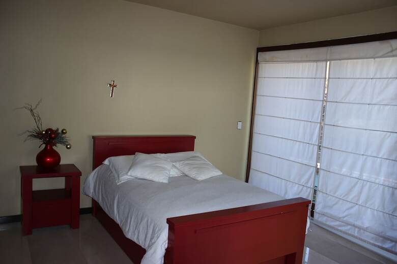 Residencia Beautiful House With Lake View