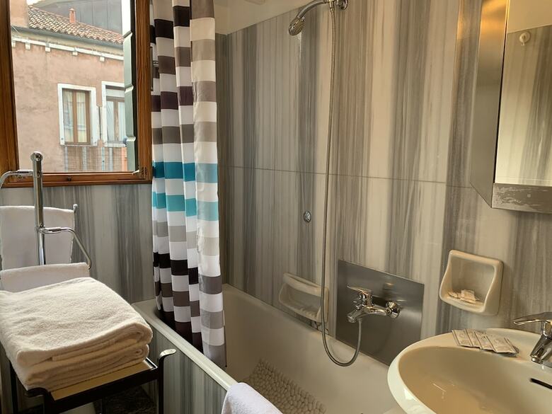 Grimaldi Apartments - Ai Leoncini