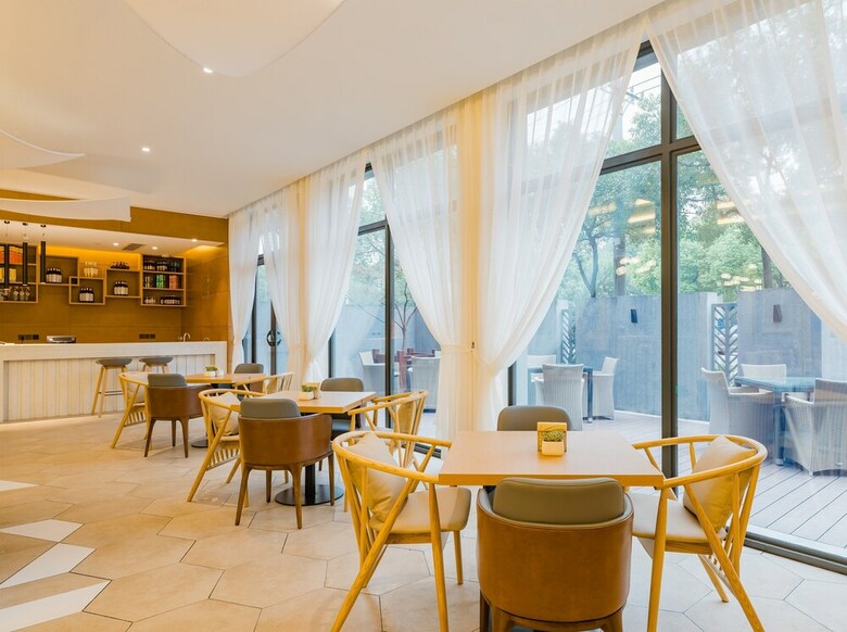 Atour Hotel Time Square Lianyungang