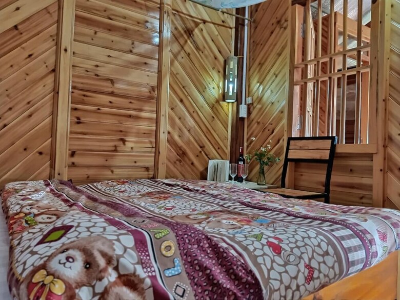 Hostal Lenh Family House