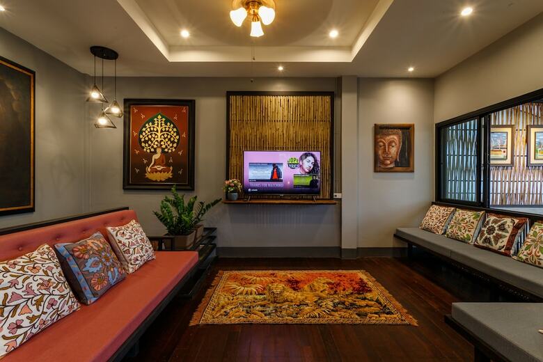 Hotel Hostel One Art & Gallery