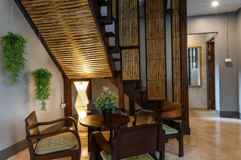 Hotel Hostel One Art & Gallery