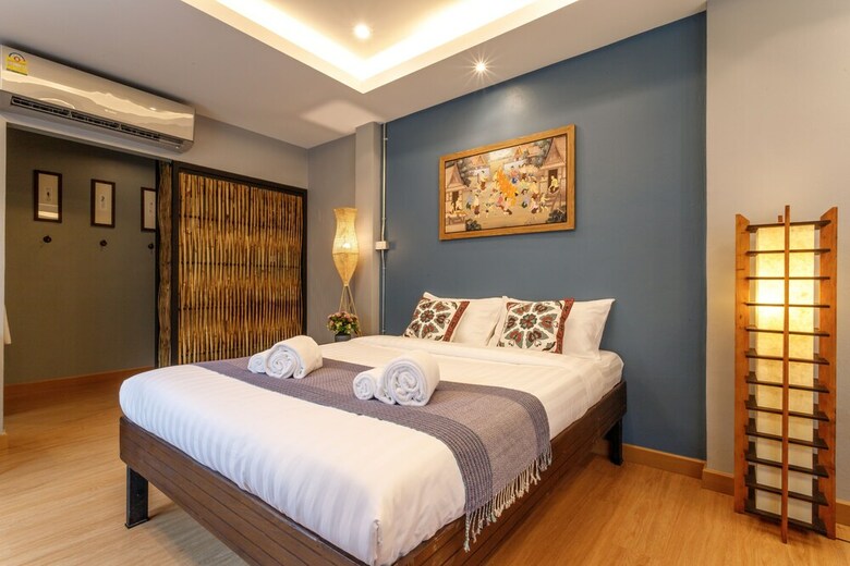 Hotel Hostel One Art & Gallery