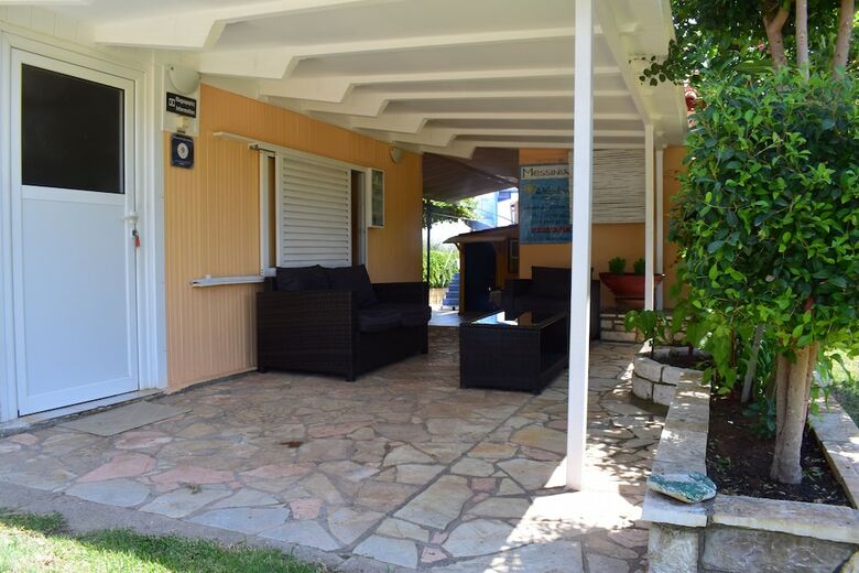 Alexandros Apartments