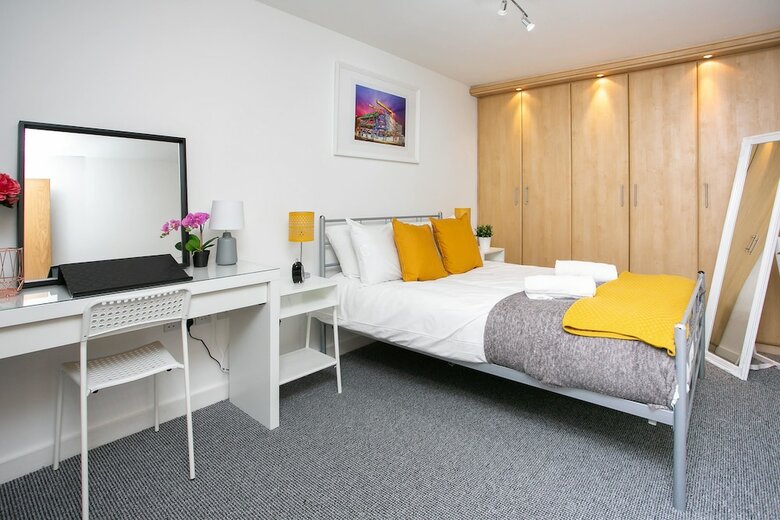 Malone Crescent Apartment