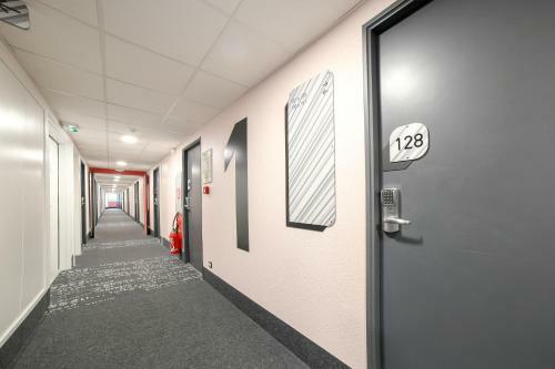 Hotel H�tel B&B Reims Bezannes