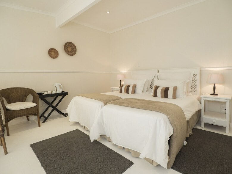 Hotel Cuningham's Island Guest House