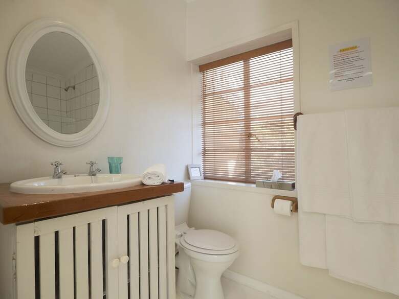 Hotel Cuningham's Island Guest House