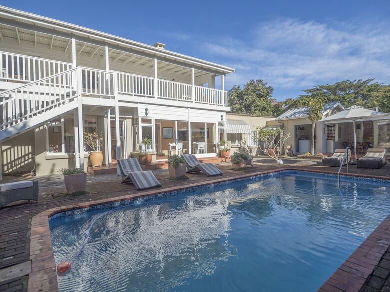 Hotel Cuningham's Island Guest House
