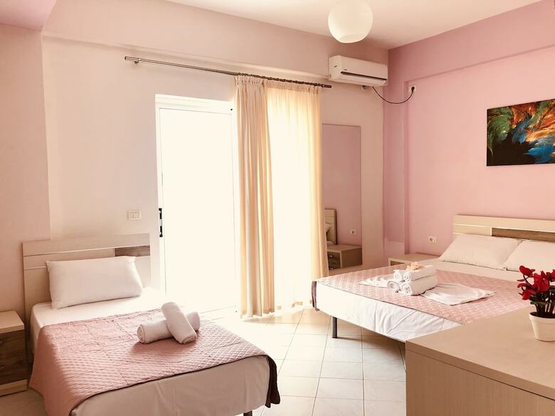 Briken Aparthotel