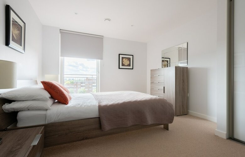 2 Bed 2 Bath Greenwich Apart. - London