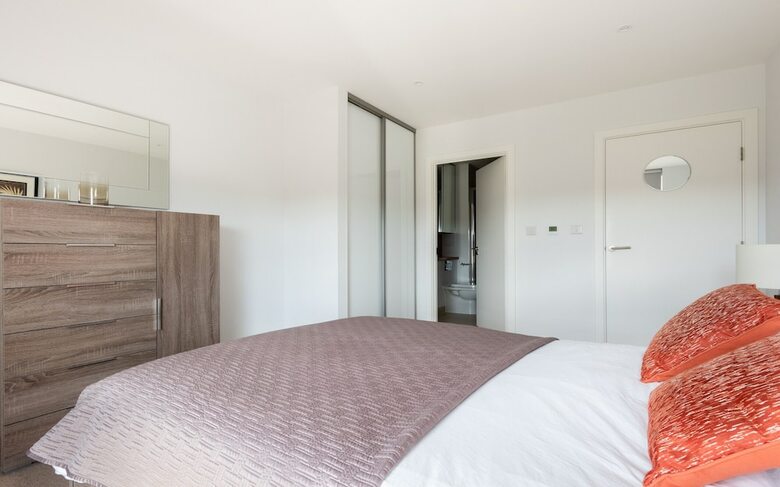 2 Bed 2 Bath Greenwich Apart. - London