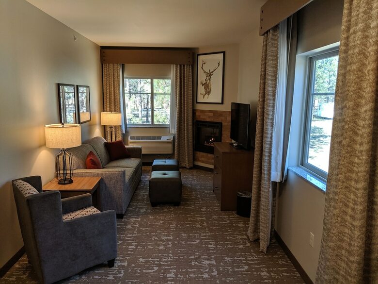 Grandstay Hotel & Suites