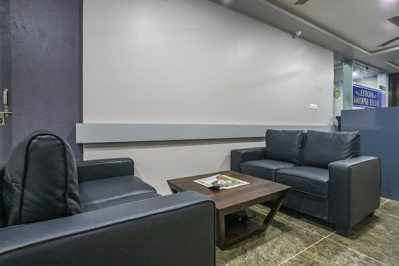 Capital O 30599 Hotel Blue Spring