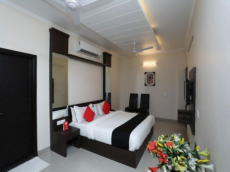 Hotel Capital O 29756 Golf View