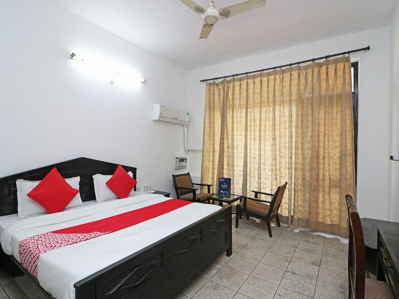 Hotel Oyo 26825 Corbett Inn