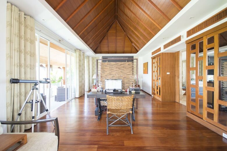 4-br Seaview Villa With Large Pool At Surin Beach
