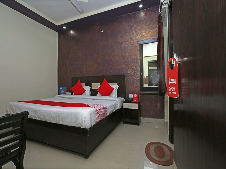 Oyo 29110 Hotel Gold Radiance