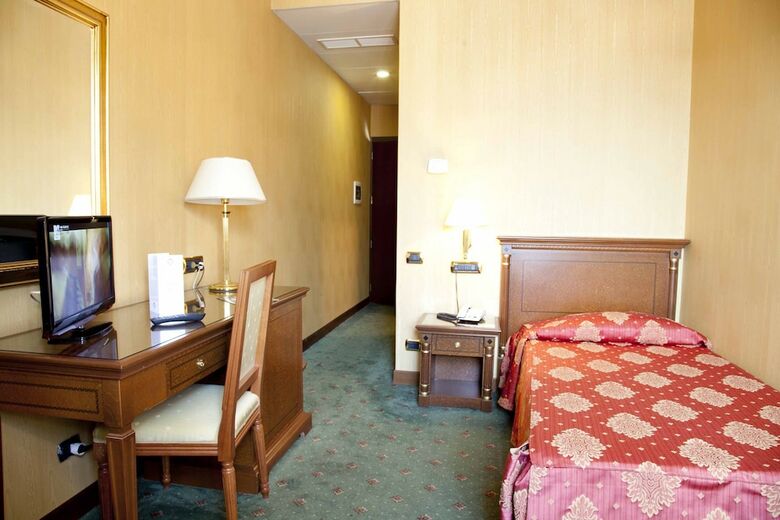 Hotel Jolly