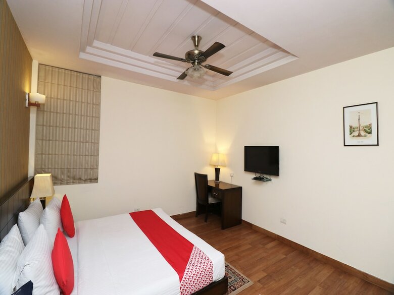 Capital O 307 Hotel The Class