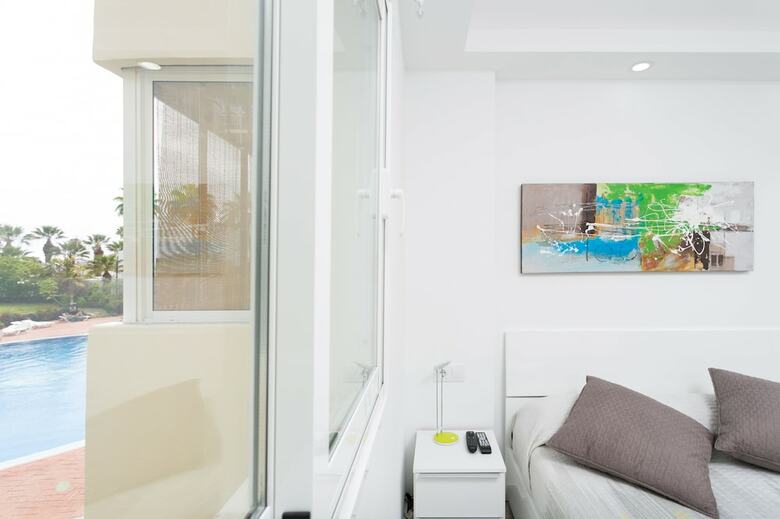 103. Apartment With Enchanting Pool View