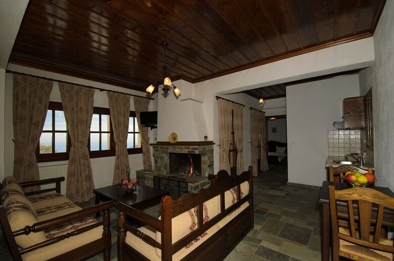 Atrapos Hotel